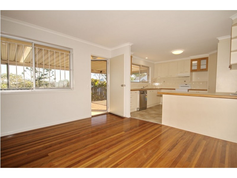 99 Ernest Street, Manly QLD 4179