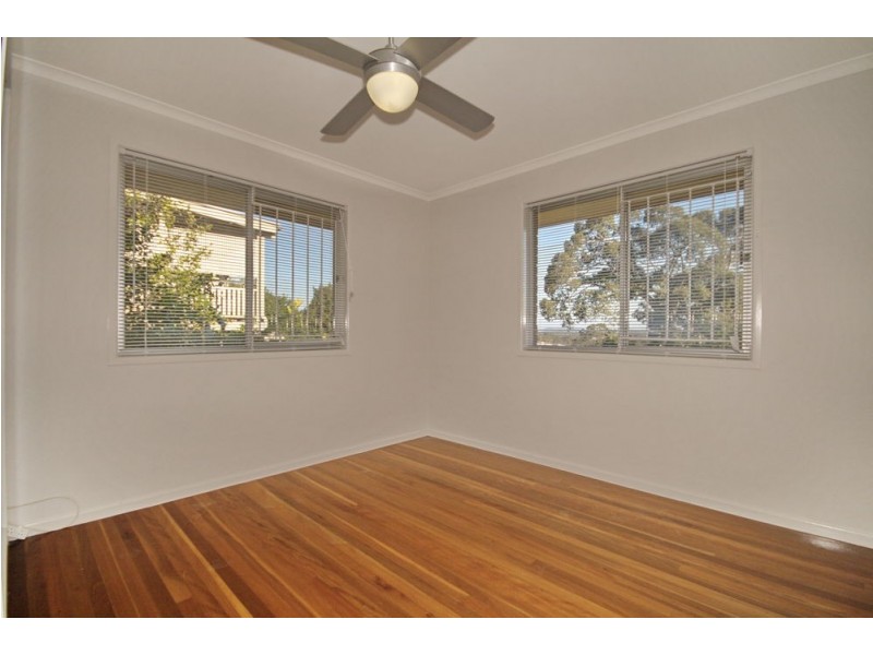 99 Ernest Street, Manly QLD 4179