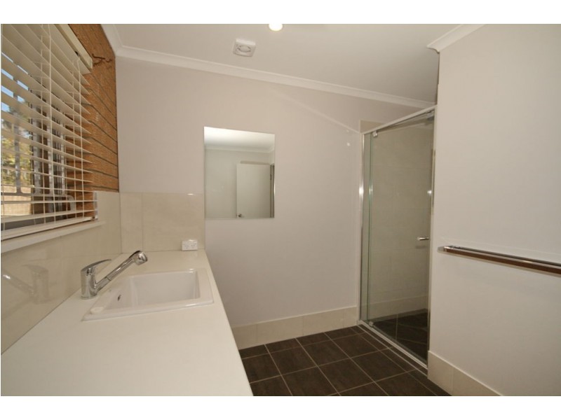 99 Ernest Street, Manly QLD 4179