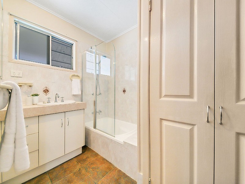 123 Malabar St, Wynnum West QLD 4178