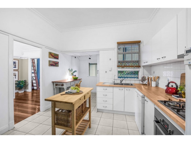 85 Sibley Road, Wynnum West QLD 4178