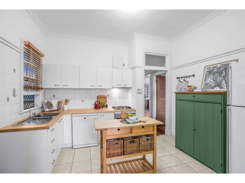 85 Sibley Road, Wynnum West QLD 4178