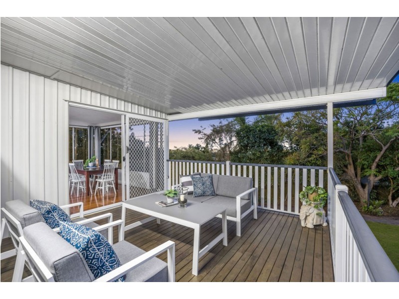 85 Sibley Road, Wynnum West QLD 4178
