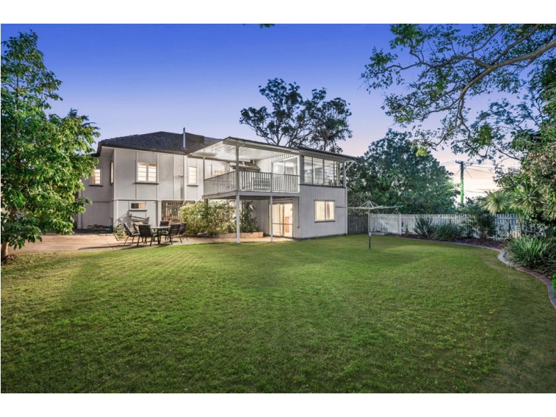 85 Sibley Road, Wynnum West QLD 4178