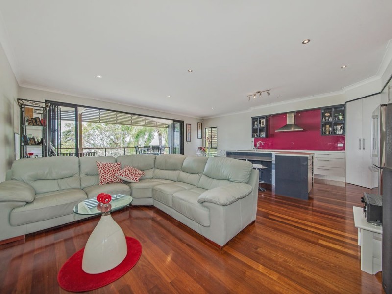 115 Raeburn St, Manly West QLD 4179