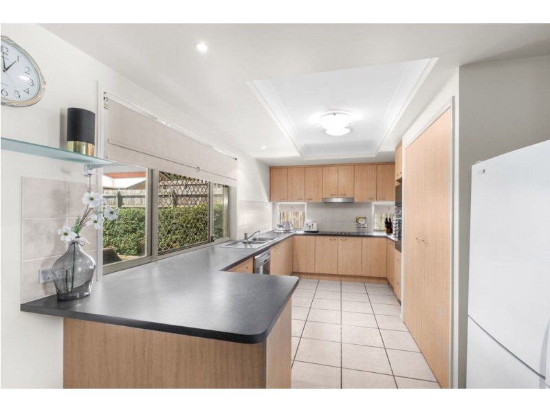 95 Gordon Crescent, Wakerley QLD 4154