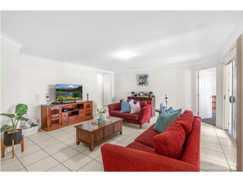 95 Gordon Crescent, Wakerley QLD 4154