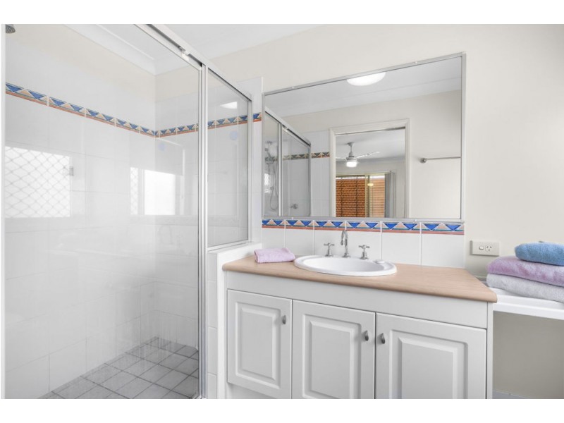 95 Gordon Crescent, Wakerley QLD 4154