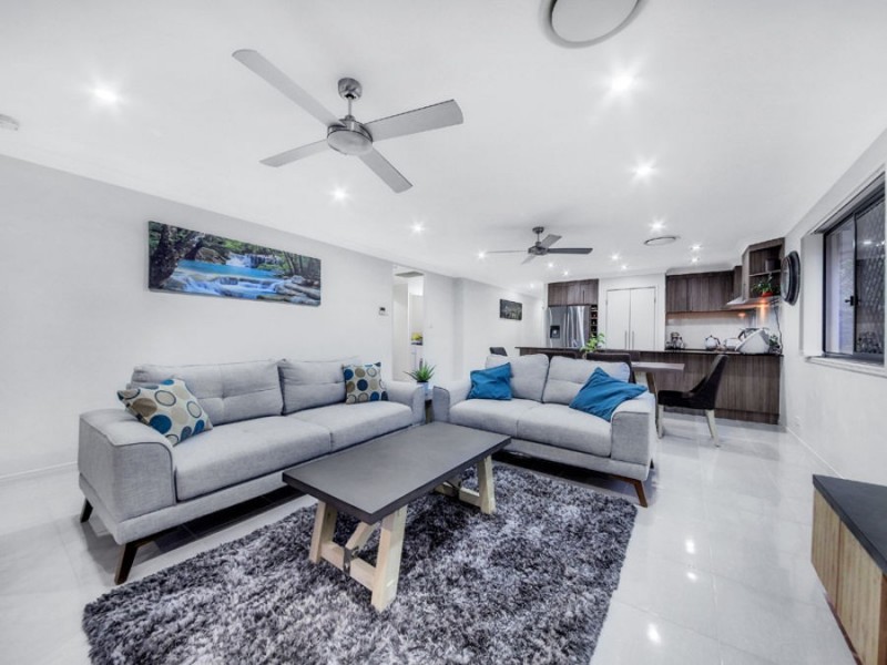 18 Saltburn Place, Wakerley QLD 4154