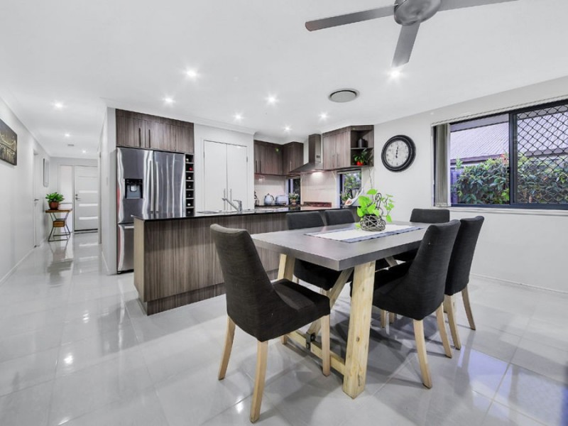 18 Saltburn Place, Wakerley QLD 4154