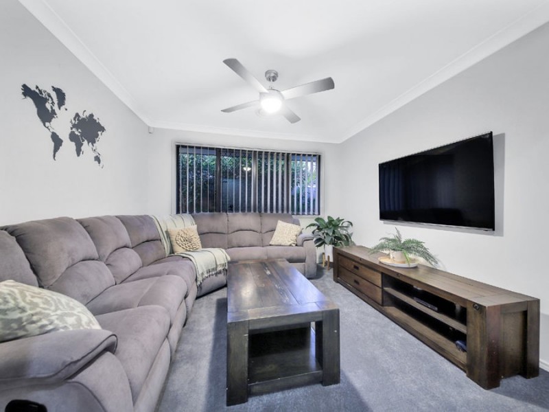 18 Saltburn Place, Wakerley QLD 4154