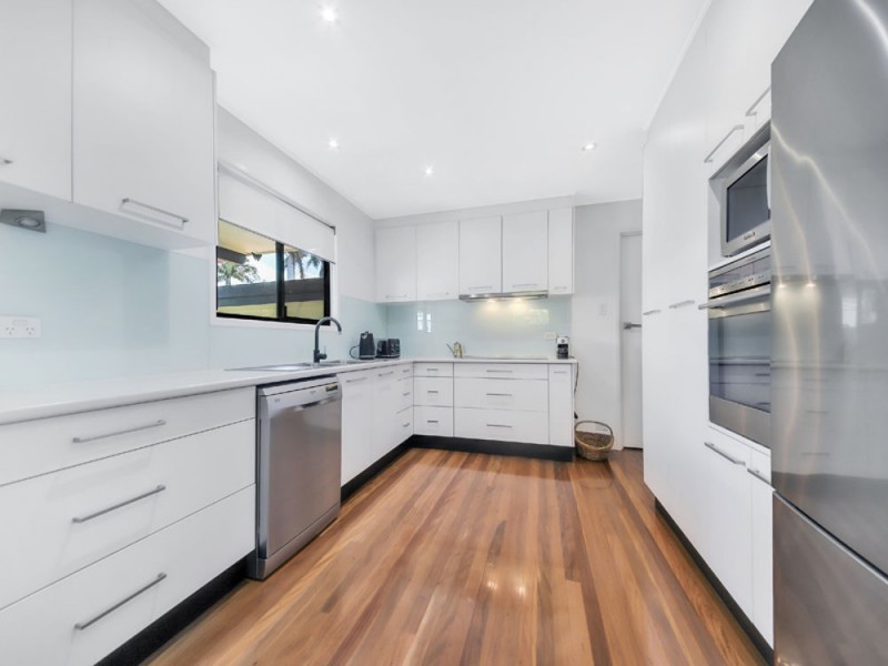 10 Tantani Street, Manly West QLD 4179