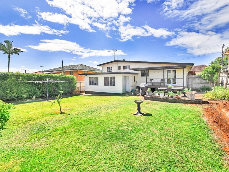 10 Tantani Street, Manly West QLD 4179