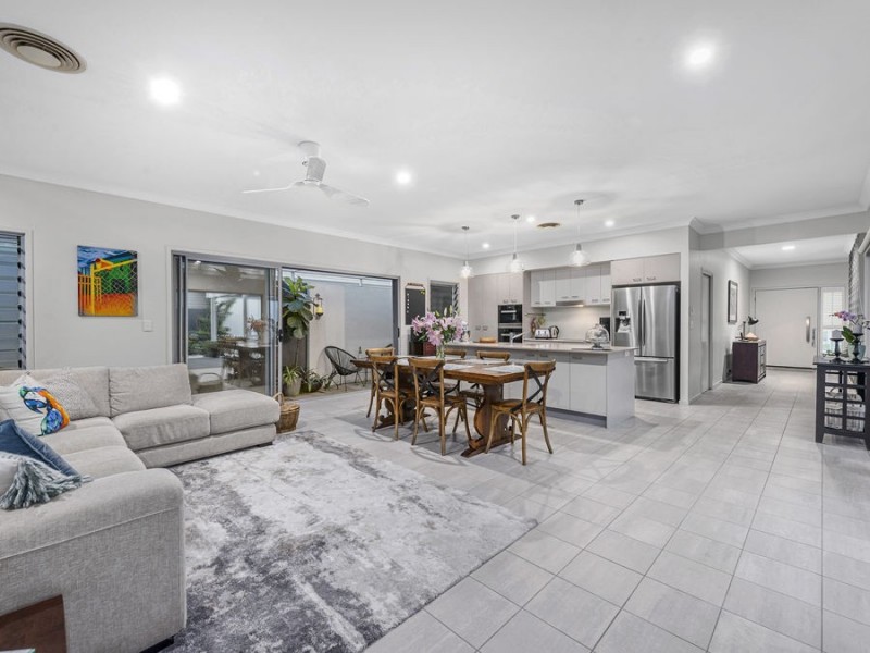 54 Mossvale Drive, Wakerley QLD 4154