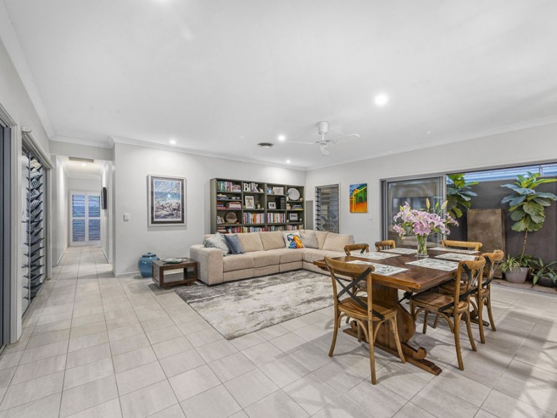 54 Mossvale Drive, Wakerley QLD 4154