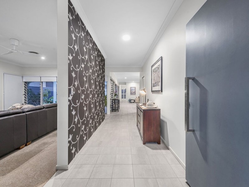 54 Mossvale Drive, Wakerley QLD 4154