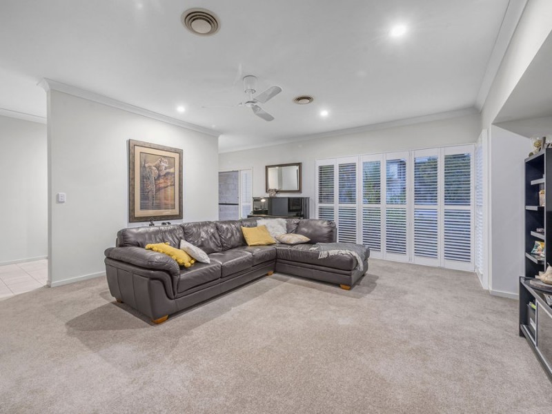 54 Mossvale Drive, Wakerley QLD 4154