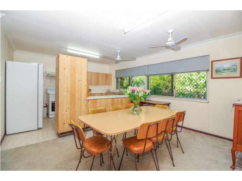 126 Cameron Pde, Wynnum QLD 4178