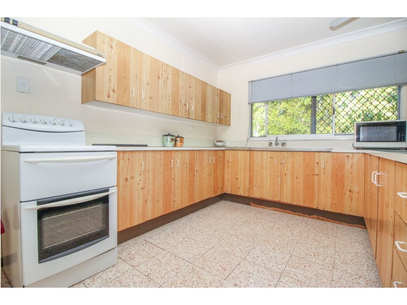 126 Cameron Pde, Wynnum QLD 4178