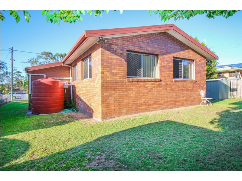 126 Cameron Pde, Wynnum QLD 4178