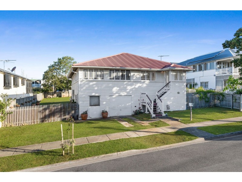 86 Walnut Street, Wynnum QLD 4178