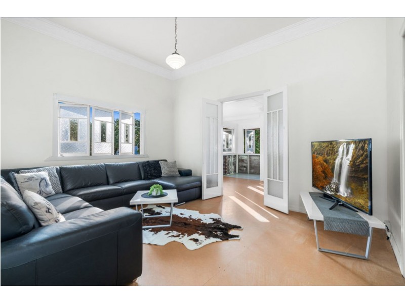 86 Walnut Street, Wynnum QLD 4178