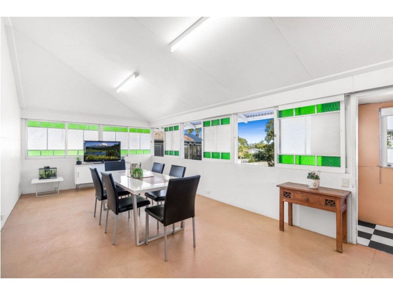 86 Walnut Street, Wynnum QLD 4178