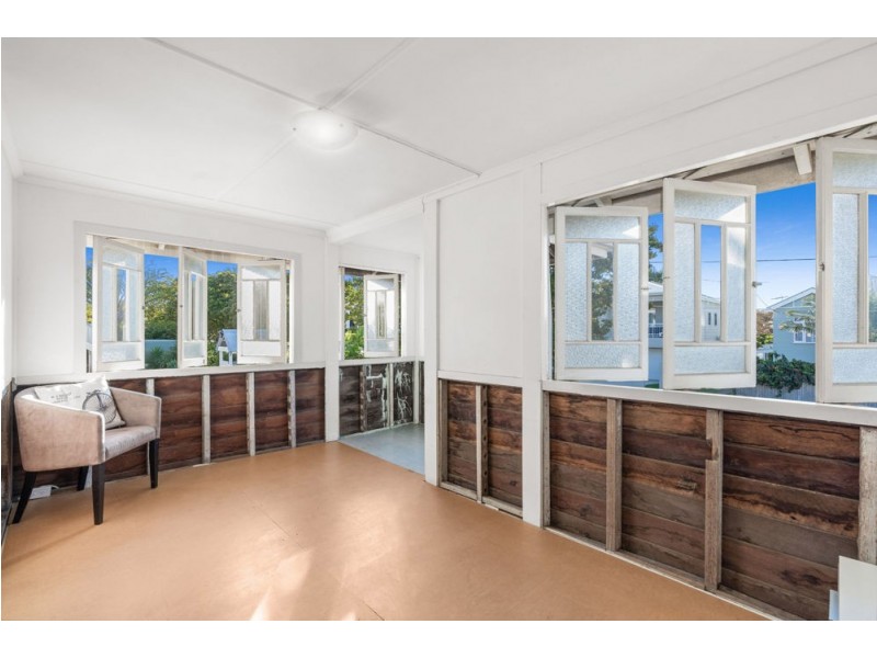 86 Walnut Street, Wynnum QLD 4178