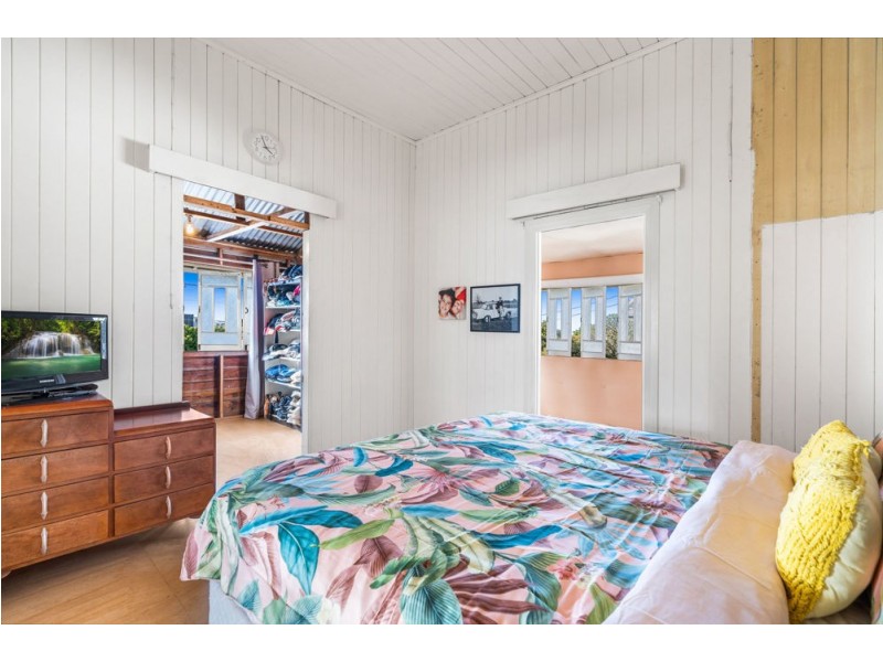 86 Walnut Street, Wynnum QLD 4178