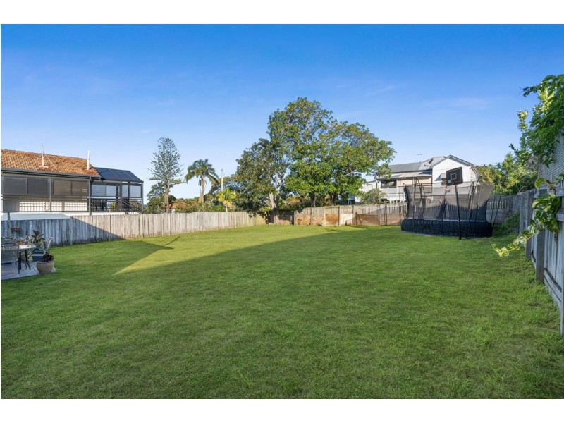 86 Walnut Street, Wynnum QLD 4178