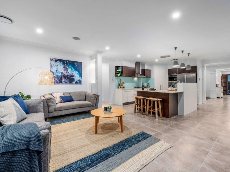 14 Darling Terrace, Wakerley QLD 4154