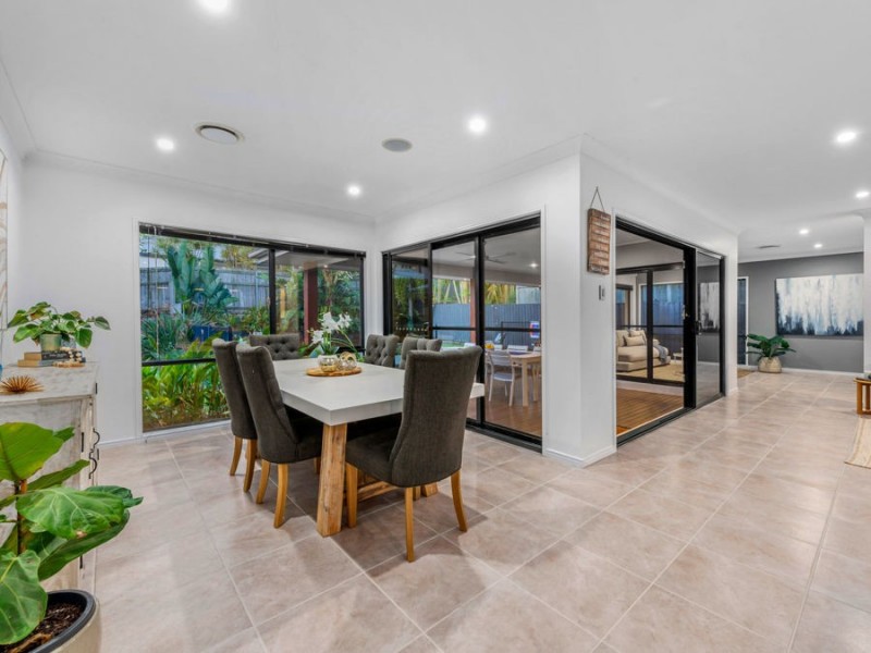 14 Darling Terrace, Wakerley QLD 4154