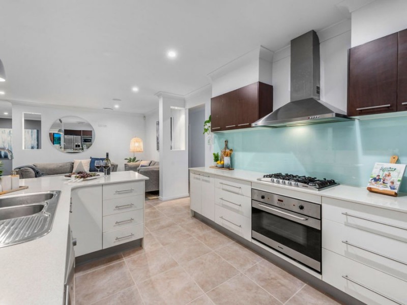 14 Darling Terrace, Wakerley QLD 4154