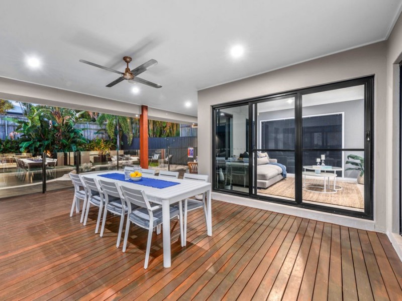 14 Darling Terrace, Wakerley QLD 4154