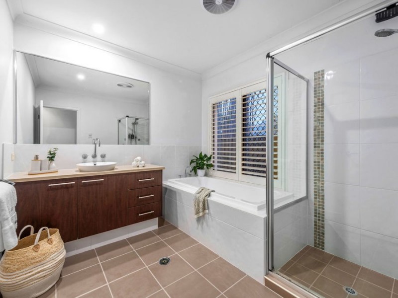 14 Darling Terrace, Wakerley QLD 4154