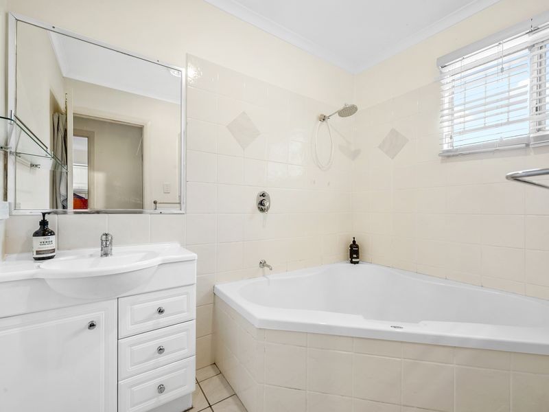 55 Buckland Road, Everton Hills QLD 4053