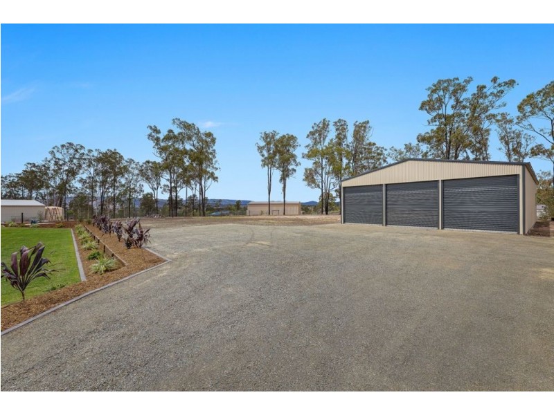7 Silverton Place, Kensington Grove QLD 4341