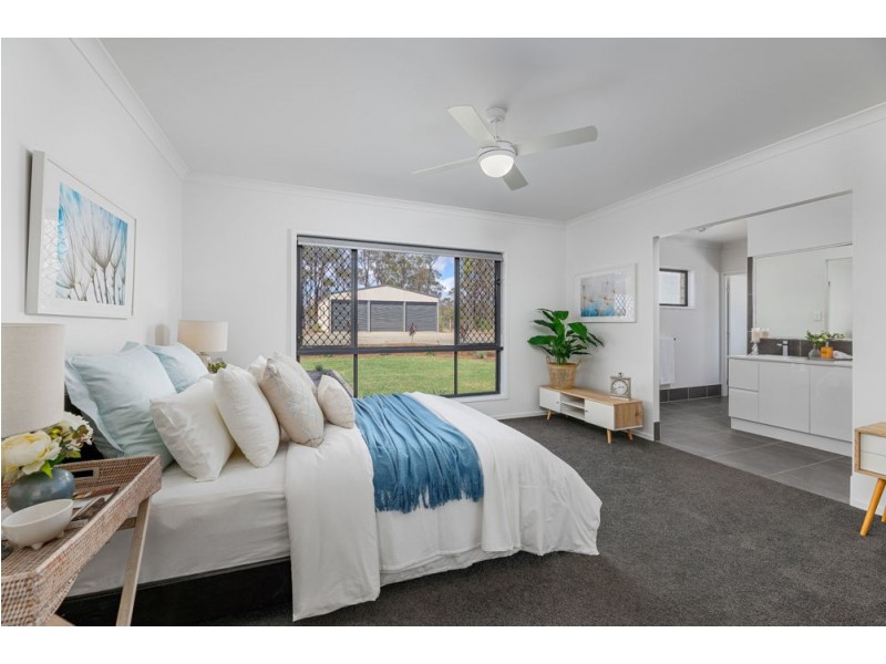 7 Silverton Place, Kensington Grove QLD 4341