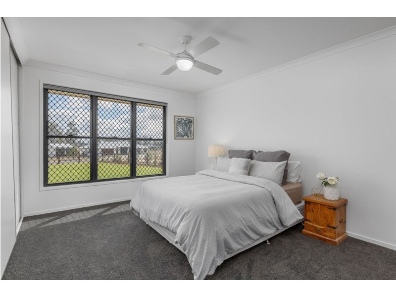 7 Silverton Place, Kensington Grove QLD 4341