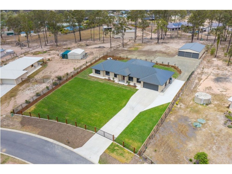 7 Silverton Place, Kensington Grove QLD 4341
