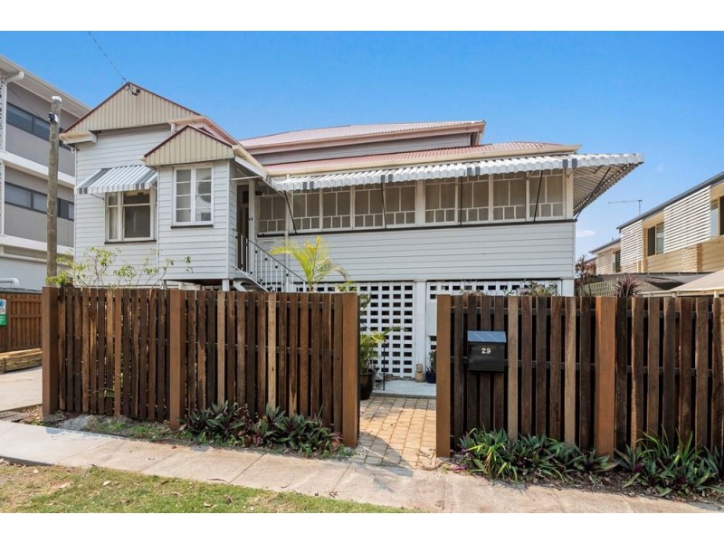 29 Glenora Street, Wynnum QLD 4178