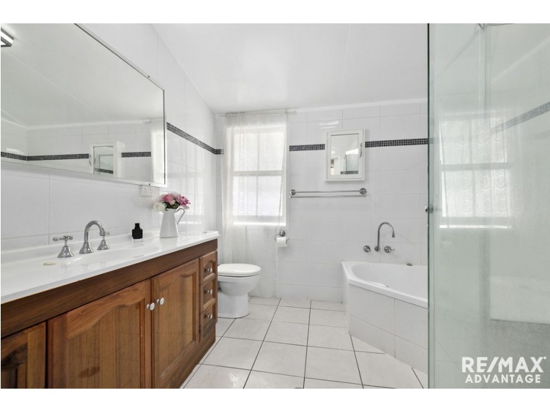 29 Glenora Street, Wynnum QLD 4178