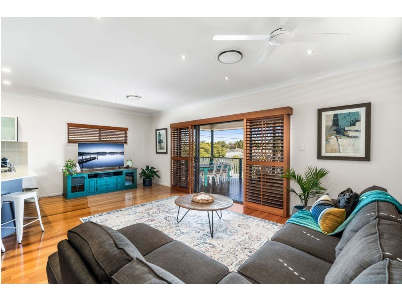 27 Davidson Street, Wynnum QLD 4178