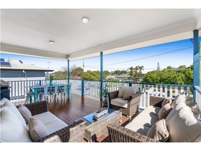 27 Davidson Street, Wynnum QLD 4178