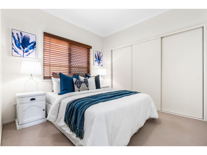 27 Davidson Street, Wynnum QLD 4178