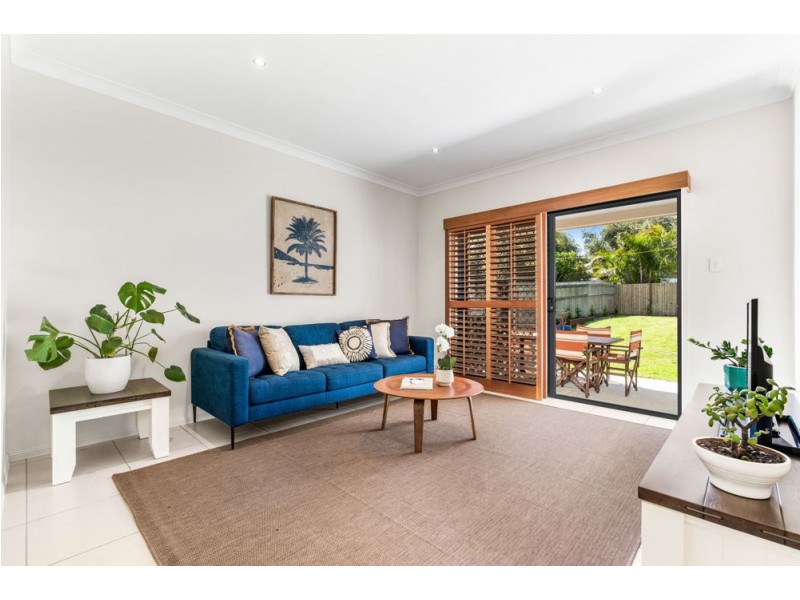 27 Davidson Street, Wynnum QLD 4178