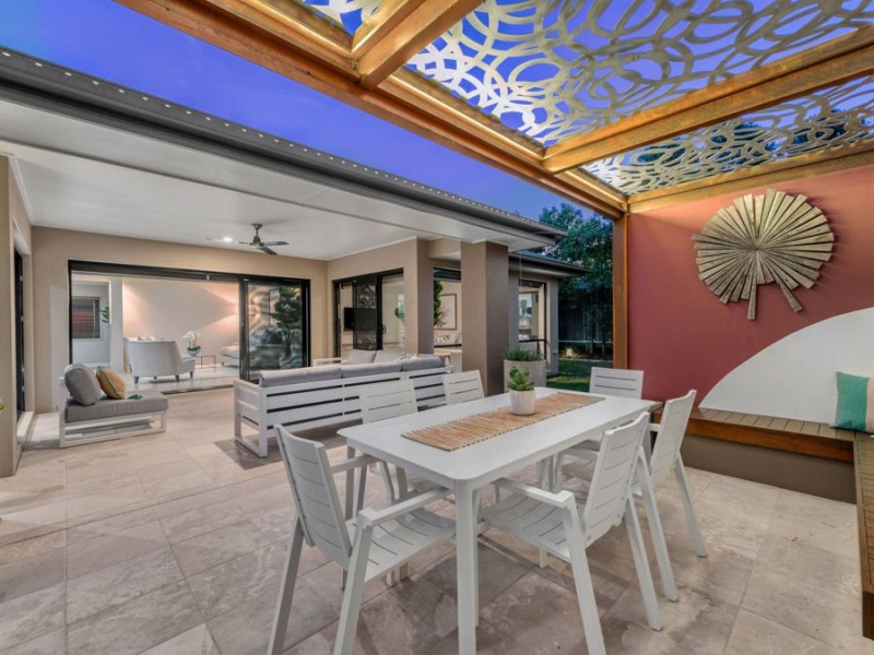 7 Rowland Avenue, Wakerley QLD 4154