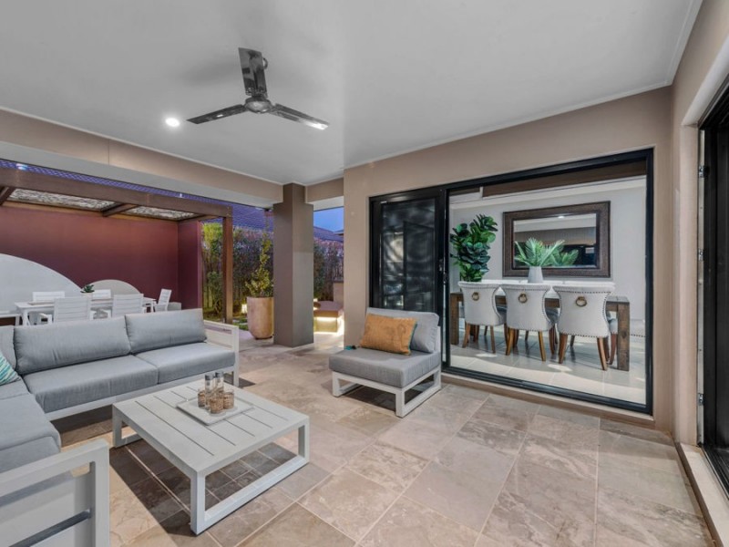 7 Rowland Avenue, Wakerley QLD 4154