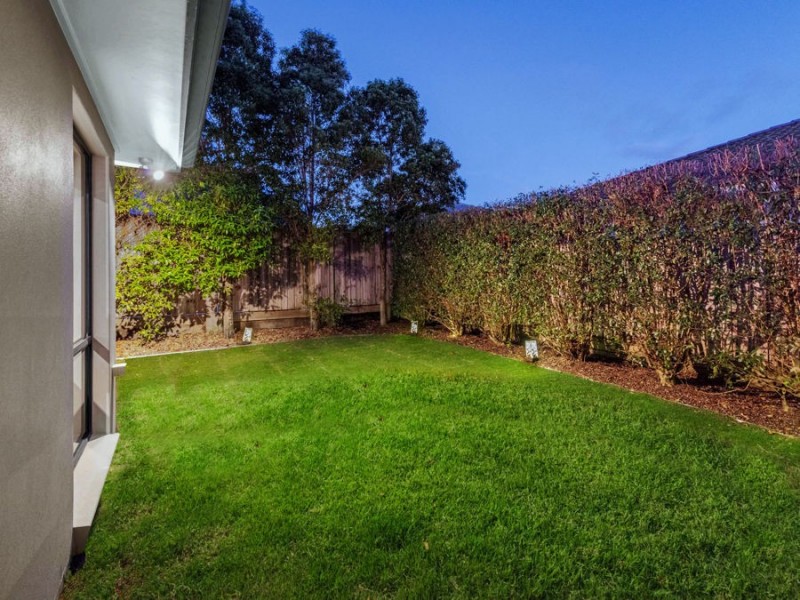 7 Rowland Avenue, Wakerley QLD 4154