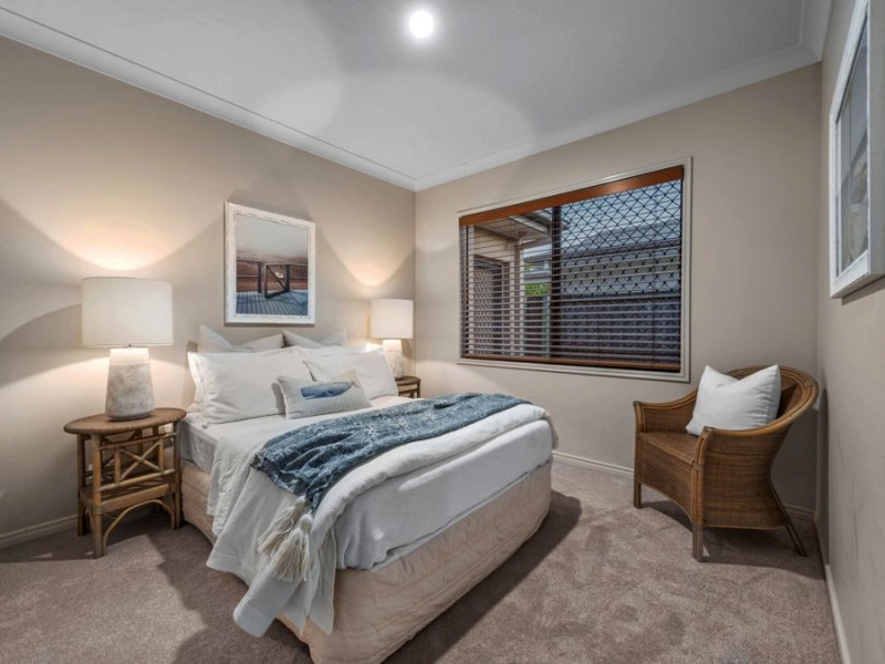 7 Rowland Avenue, Wakerley QLD 4154